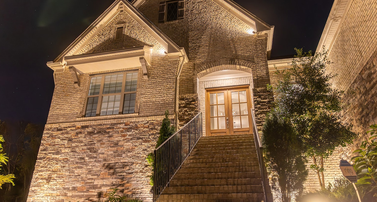 Outdoor Wall Lights That Balance Safety and Style